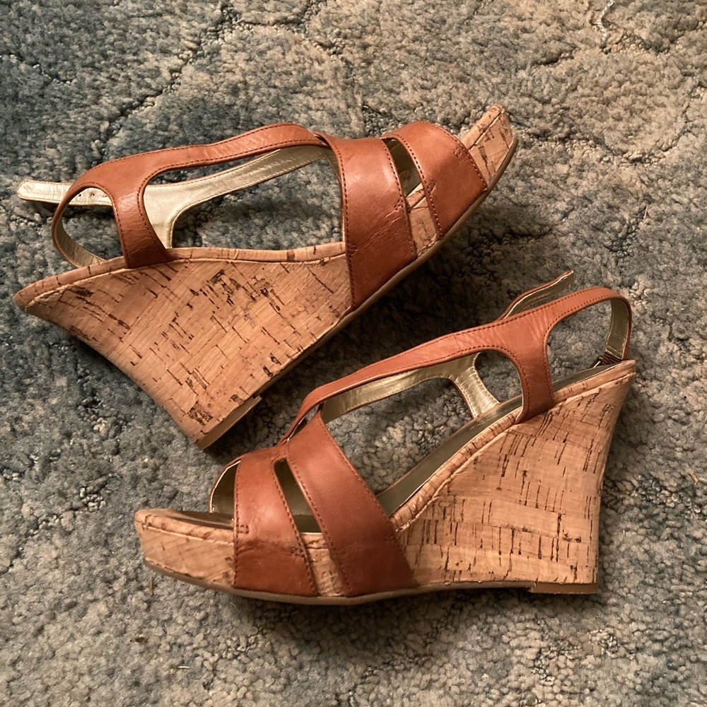 Guess Women’s Size 8 Wedges